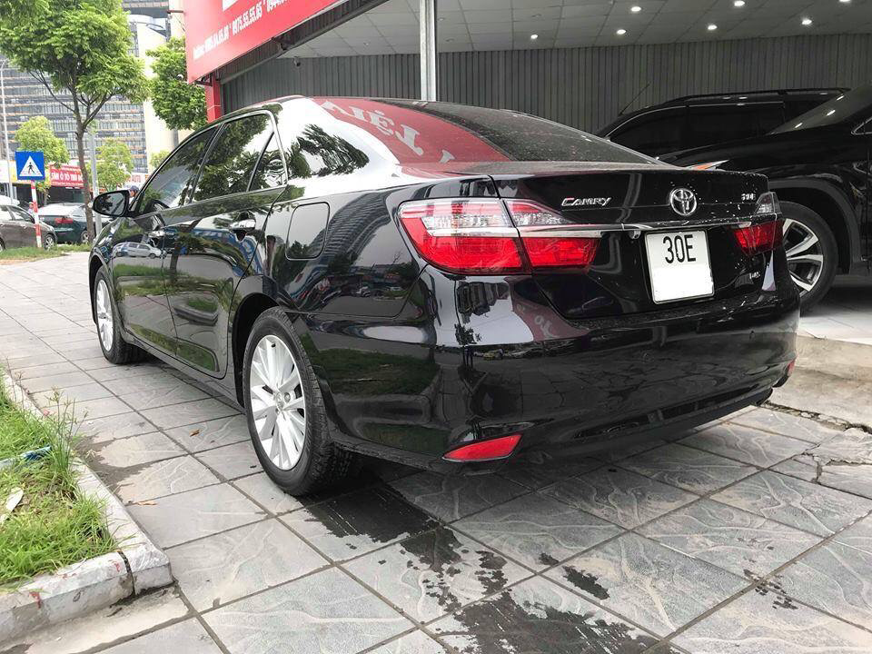 Toyota Camry 2.0E 2017 - Cần bán lại xe Toyota Camry 2017, form 2018