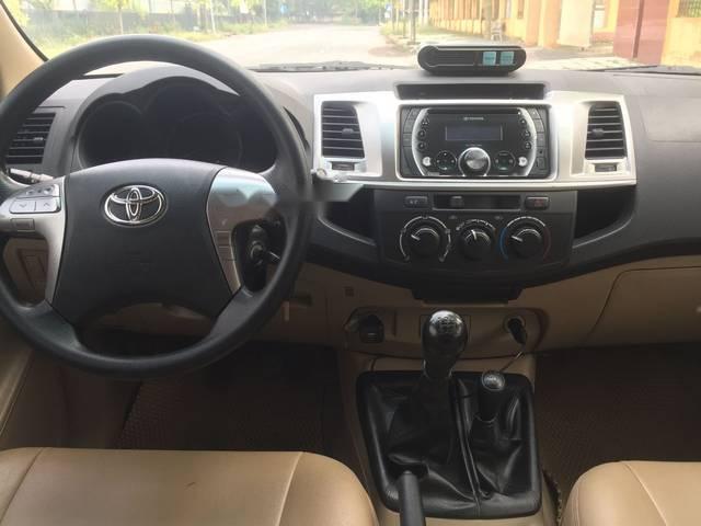 Toyota Hilux   3.0G 2014 - Cần bán xe Toyota Hilux 3.0G sản xuất năm 2014, màu bạc