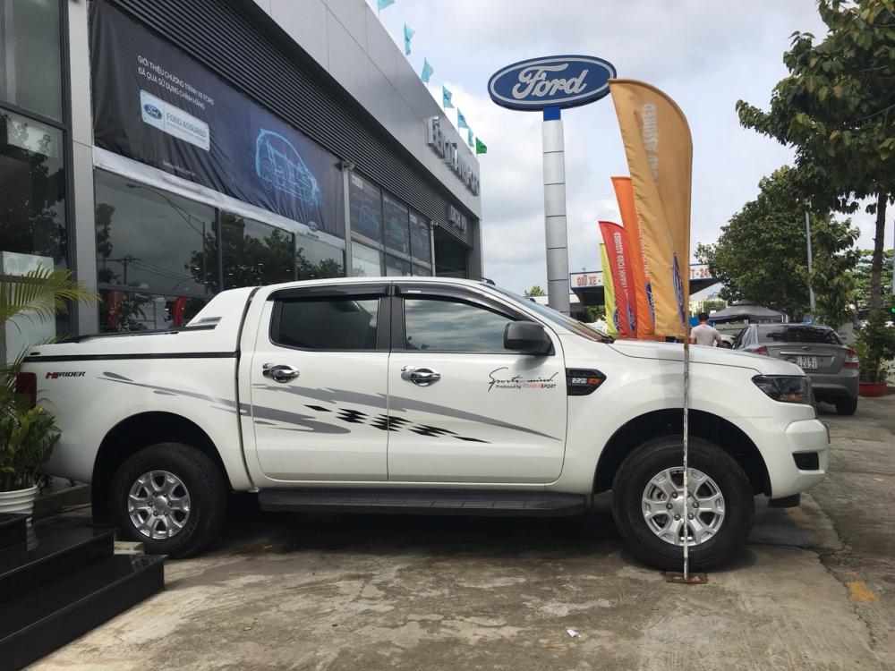 Ford Ranger XLS MT 2016 - Xe bán tải Ranger 2016 số sàn, trả góp. Chính hãng Ford bán