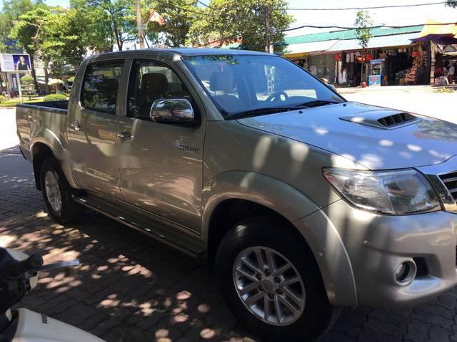 Toyota Hilux  2.5  2014 - Bán Toyota Hilux 2.5 đời 2014, màu bạc, nhập khẩu Thái, 479 triệu