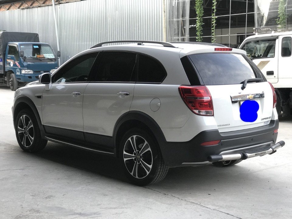 Chevrolet Captiva Revv 2.4 2016 - Bán xe Chevrolet Captiva Revv 2.4 đời 2016, màu trắng