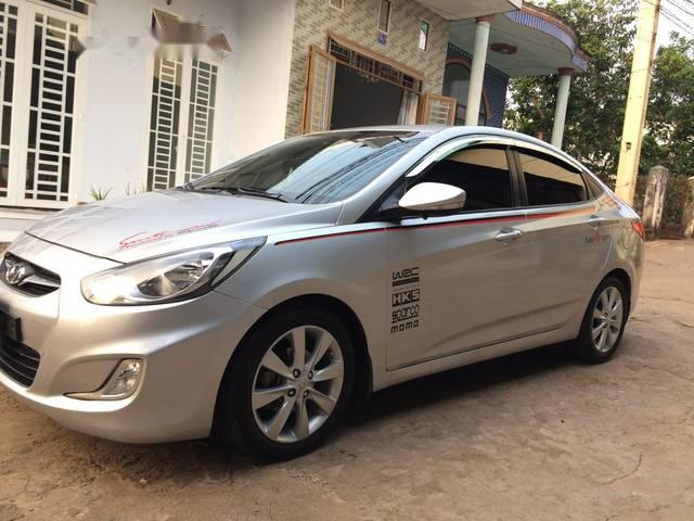 Hyundai Accent 1.6GDi  2011 - Cần bán Hyundai Accent 1.6GDi sản xuất 2011, màu bạc số tự động giá cạnh tranh