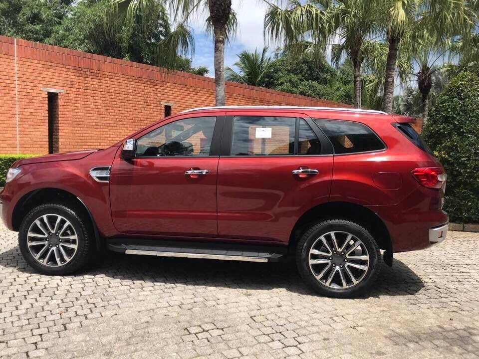 Ford Everest Titanium 2019 - Bán Ford Everest 2018 mới 100% khuyến mãi lớn, đủ màu, tặng phụ kiện, hỗ trợ trả góp 85%. LH: 0942552831