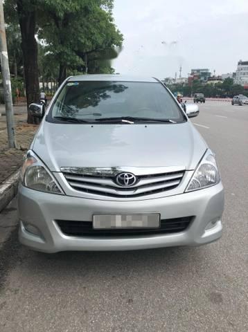 Toyota Innova G 2010 - Cần bán Toyota Innova G sản xuất năm 2010, màu bạc giá cạnh tranh