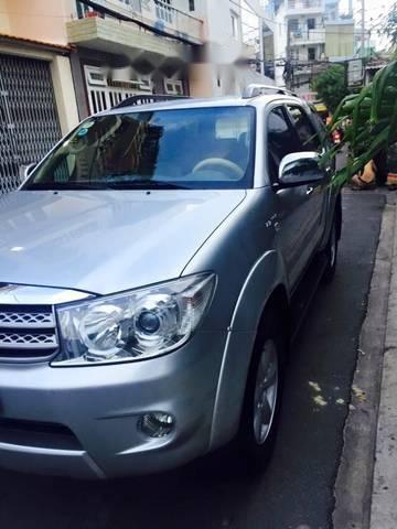 Toyota Fortuner 2011 - Cần bán xe Toyota Fortuner đời 2011, màu bạc, giá tốt