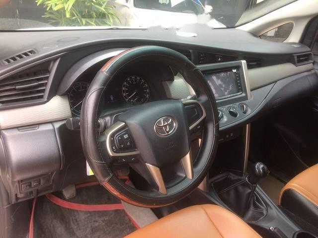 Toyota Innova   E   2017 - Bán xe Toyota Innova 2.0E, số sàn, sản xuất 2017, màu trắng, máy xăng