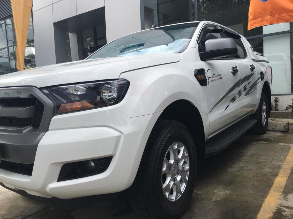 Ford Ranger XLS MT 2016 - Xe bán tải Ranger 2016 số sàn, trả góp. Chính hãng Ford bán