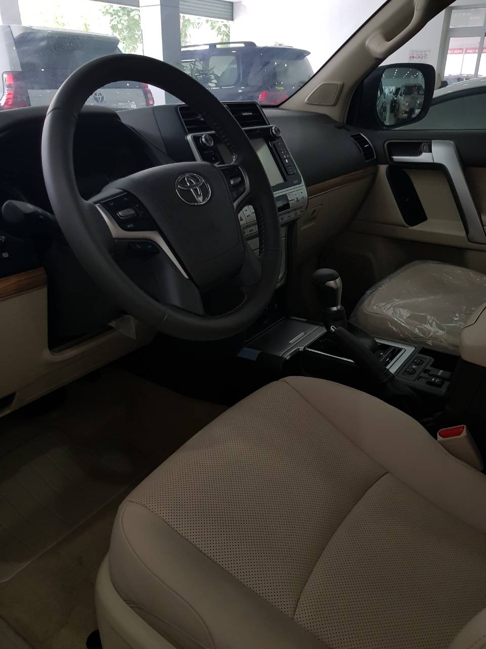 Toyota Land Cruiser Prado 2.7L VX 2018 - Bán Toyota Land Cruiser Prado 2.7L VX (2018) nhập khẩu, giao xe sớm, hỗ trợ vay tới 85% giá trị xe. Hotline 0987404316