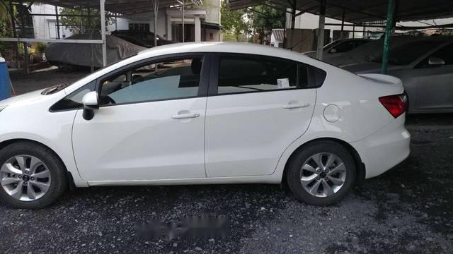 Kia Rio 1.4 AT 2017 - Cần bán lại xe Kia Rio 1.4 AT sản xuất năm 2017, màu trắng, nhập khẩu chính chủ