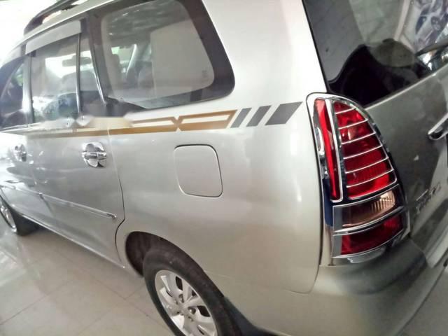 Toyota Innova  MT 2007 - Cần bán lại xe Toyota Innova MT đời 2007, màu bạc, xe gia đình, nội thất máy móc còn rất tốt