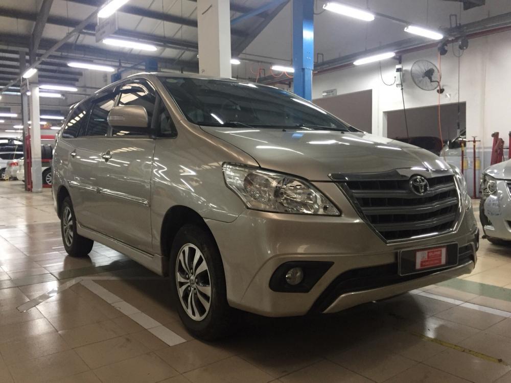 Toyota Innova G 2015 - Bán Toyota Innova G, tự động, màu nâu vàng 2015