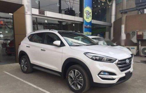 Hyundai Tucson 2018 - Cần bán xe Hyundai Tucson đời 2018, màu trắng, giá tốt
