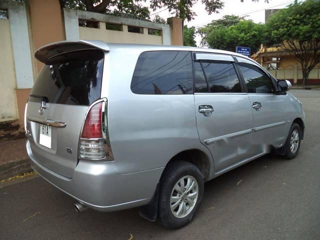 Toyota Innova 2008 - Cần bán gấp Toyota Innova 2008, màu bạc, giá 288tr