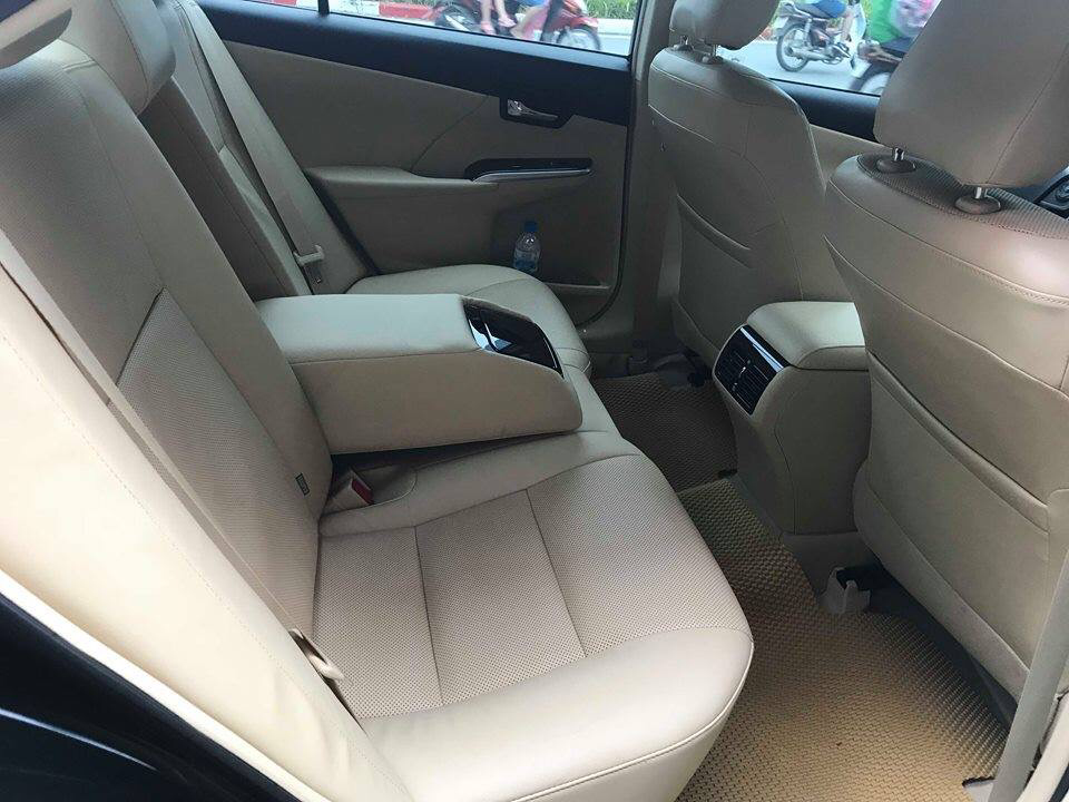 Toyota Camry 2.0E 2017 - Cần bán lại xe Toyota Camry 2017, form 2018