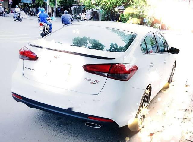 Kia Cerato 2016 - Cần bán lại xe Kia Cerato đời 2016, màu trắng số tự động, 547 triệu