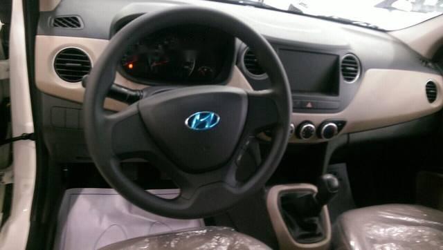 Hyundai Grand i10 2018 - Bán Hyundai Grand i10 năm 2018, màu trắng 