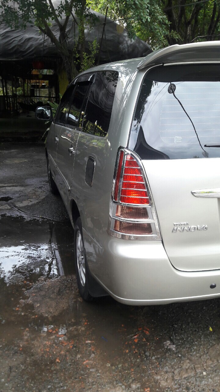 Toyota Innova G 2006 - Bán Toyota Innova G đời 2006, màu bạc, chính chủ BS 84, giá 330 triệu