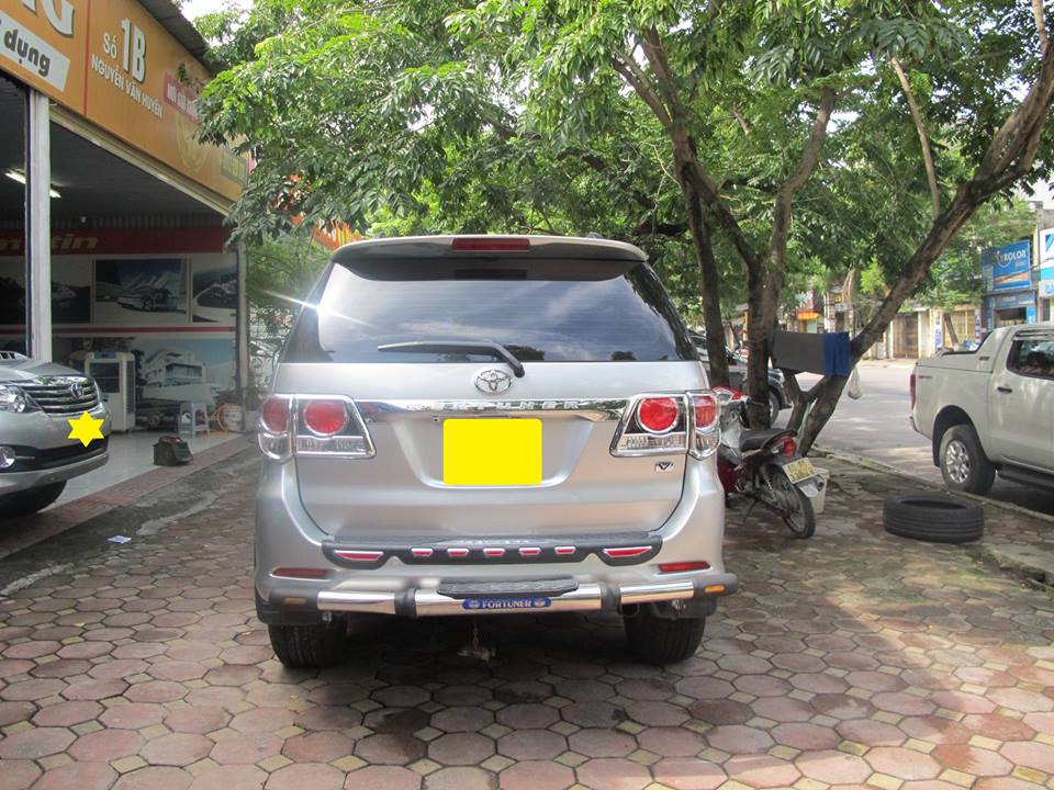 Toyota Fortuner 2.7V 2016 - Bán ô tô Toyota Fortuner 2.7V năm sản xuất 2016, màu bạc