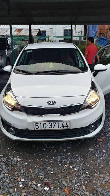 Kia Rio 1.4 AT 2017 - Cần bán lại xe Kia Rio 1.4 AT sản xuất năm 2017, màu trắng, nhập khẩu chính chủ