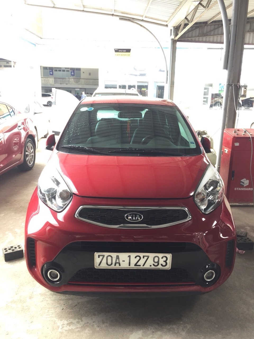 Kia Morning Si 1.25MT 2017 - Bán Kia Morning SI 1.25MT màu đỏ đô, số sàn s, ản xuất 2017, full options.