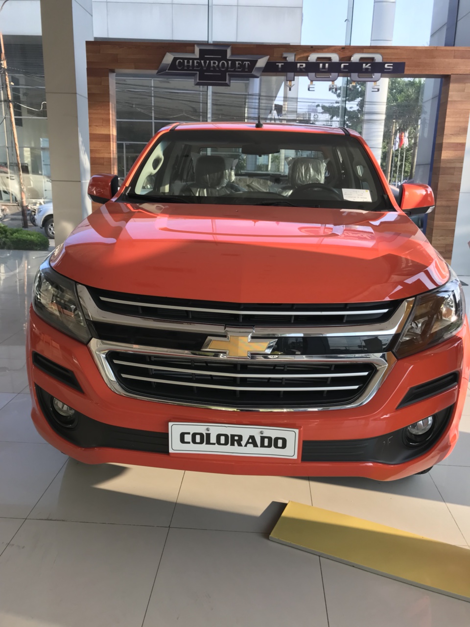 Chevrolet Colorado 2018 - Bán ô tô, pick up truck, Chevrolet Colorado đời 2018, 1 cầu, số tự động, 90 triệu lăn bánh, hỗ trợ vay 90% giá xe