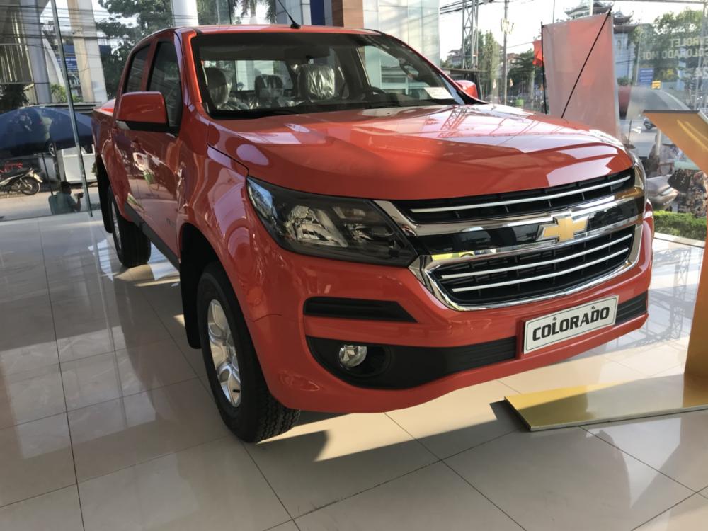 Chevrolet Colorado 2018 - Bán ô tô, pick up truck, Chevrolet Colorado đời 2018, 1 cầu, số tự động, 90 triệu lăn bánh, hỗ trợ vay 90% giá xe