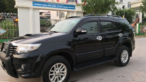 Toyota Fortuner   2.4 MT  2013 - Gia đình bán xe Toyota Fortuner 2.4 MT đời 2013, màu đen