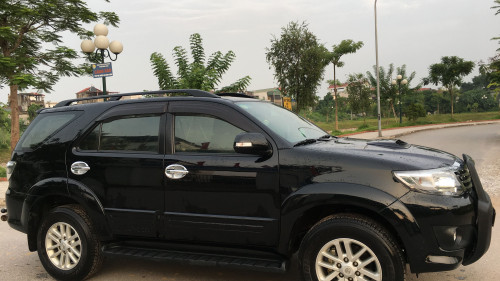 Toyota Fortuner   2.4 MT  2013 - Gia đình bán xe Toyota Fortuner 2.4 MT đời 2013, màu đen