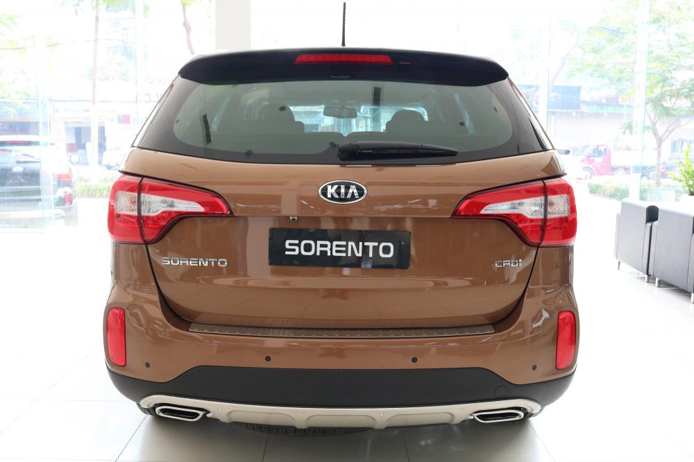 Kia Sorento DATH 2018 - Bán Kia Sorento DATH sản xuất 2018, màu nâu, 949tr