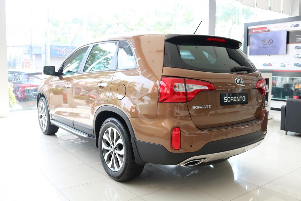 Kia Sorento DATH 2018 - Bán Kia Sorento DATH sản xuất 2018, màu nâu, 949tr