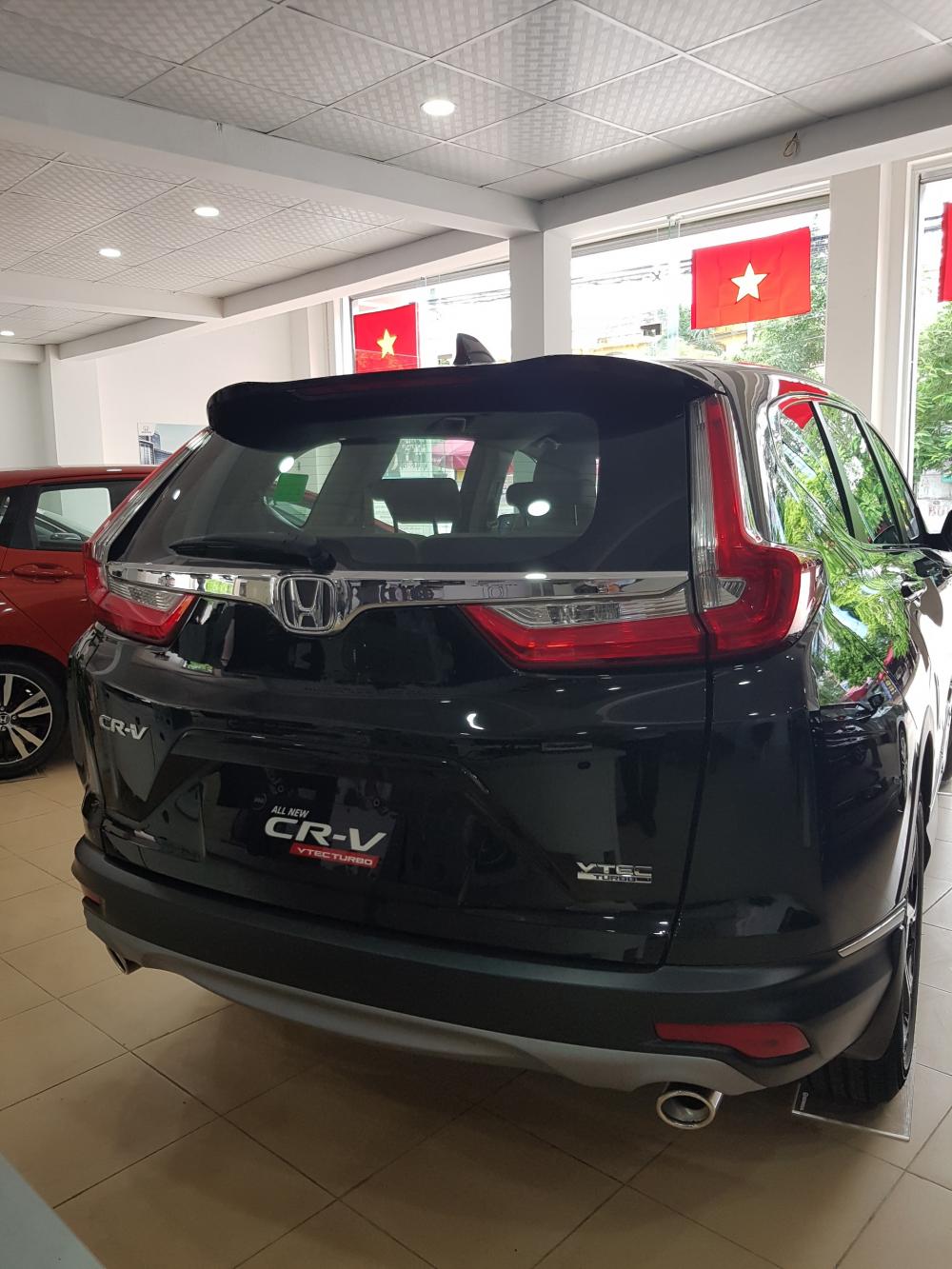 Honda CR V 2018 - Honda Bắc Giang bán CRV 2018, màu đen đủ bản, xe giao ngay đăng ký đăng kiểm trong ngày, Thành Trung: 0982.805.111