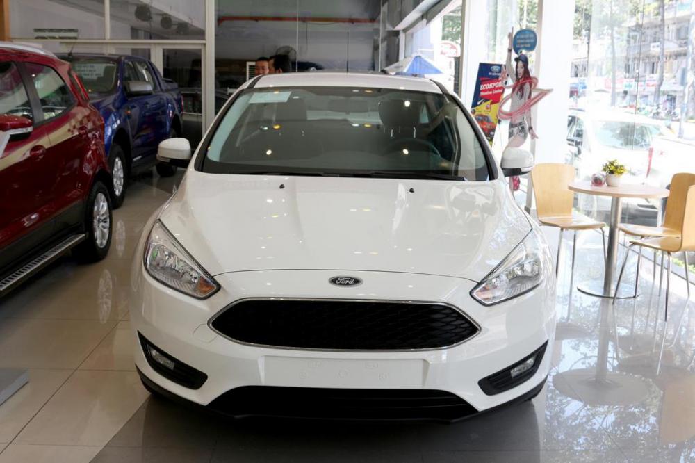 Ford Focus 2018 - Bán ô tô Ford Focus đời 2018, màu trắng tại Hải Phòng