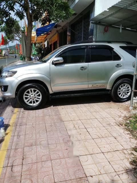 Toyota Fortuner 2013 - Bán Toyota Fortuner năm 2013, màu bạc