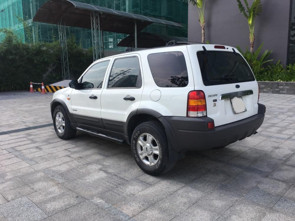 Ford Escape XLT 2002 - Bán ô tô Ford Escape XLT năm sản xuất 2002, màu trắng, giá 165tr