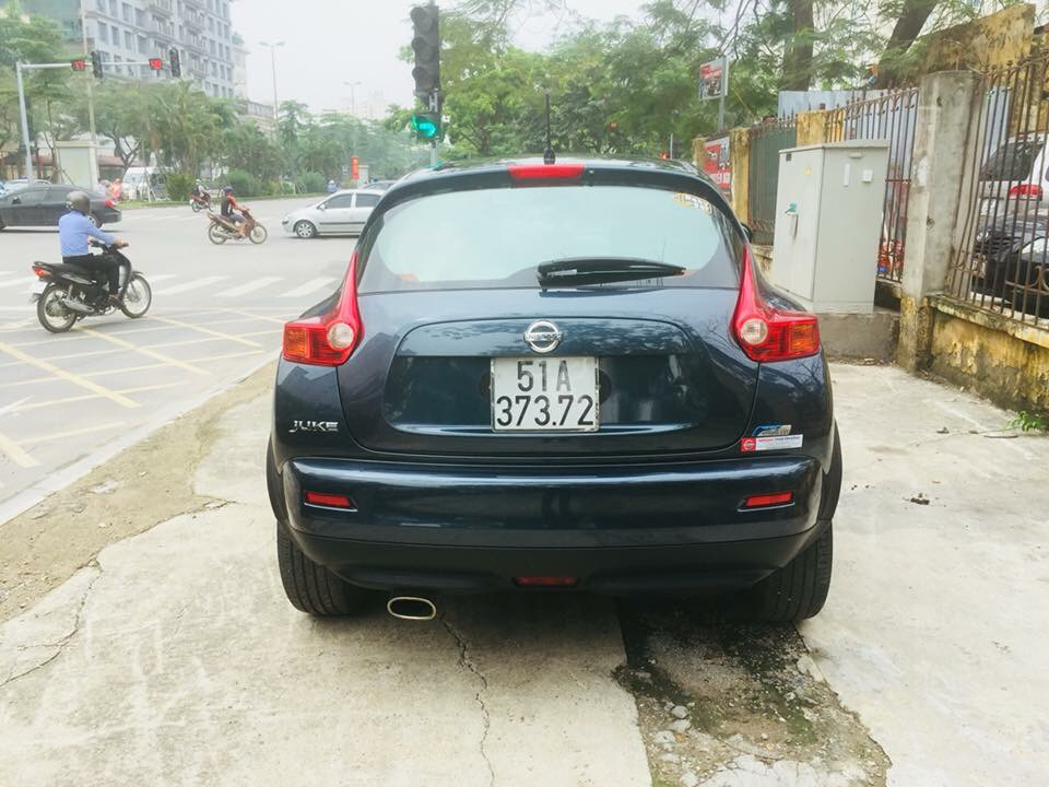 Nissan Juke 1.6 AT 2012 - Cần bán Nissan Juke 1.6 AT đời 2012, màu xanh, xe nhập