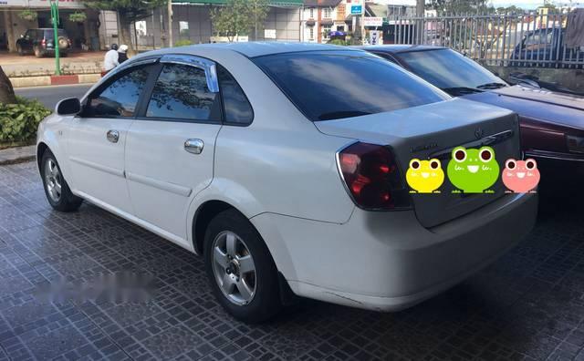 Daewoo Lacetti 2004 - Cần bán lại xe Daewoo Lacetti năm 2004, màu trắng