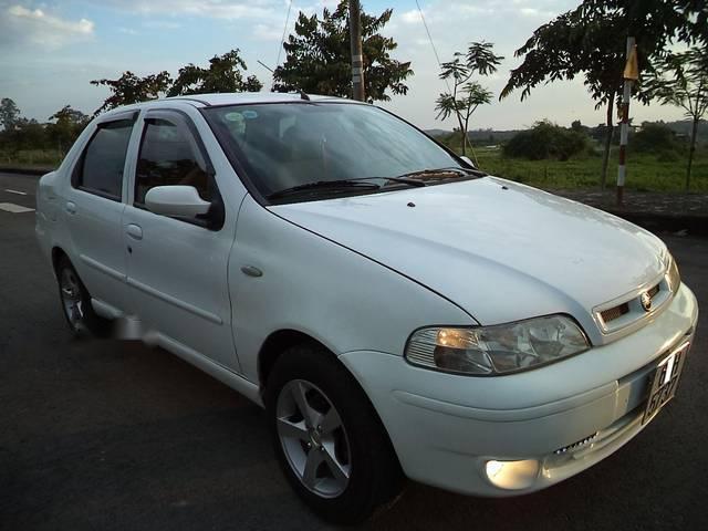 Fiat Albea  ELX 1.3 2004 - Cần bán gấp Fiat Albea sản xuất 2004, màu trắng