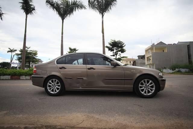 BMW 3 Series 318i 2005 - Cần bán BMW 3 Series 318i sản xuất năm 2005, màu nâu, xe nhập Đức