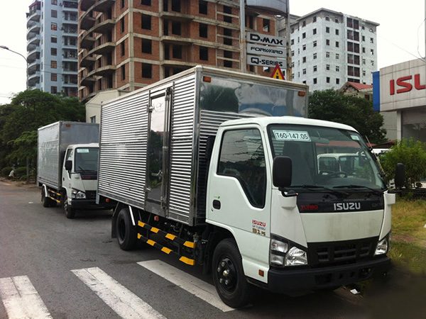 Isuzu QKR 2018 - Bán xe tải Isuzu 2.4 tấn thùng kín tại Thái Bình