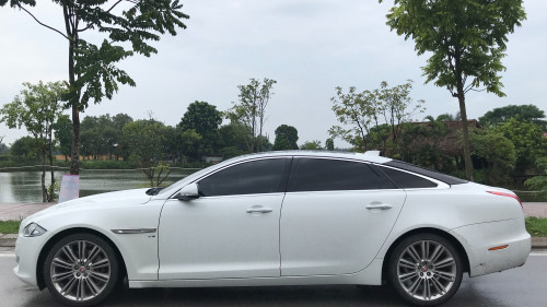 Jaguar XJ   AT  2016 - Cần bán xe cũ Jaguar XJ AT đời 2017, màu trắng, nhập khẩu 