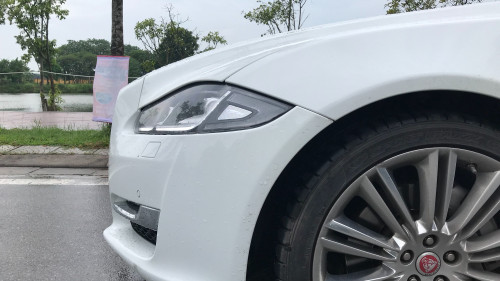 Jaguar XJ   AT  2016 - Cần bán xe cũ Jaguar XJ AT đời 2017, màu trắng, nhập khẩu 