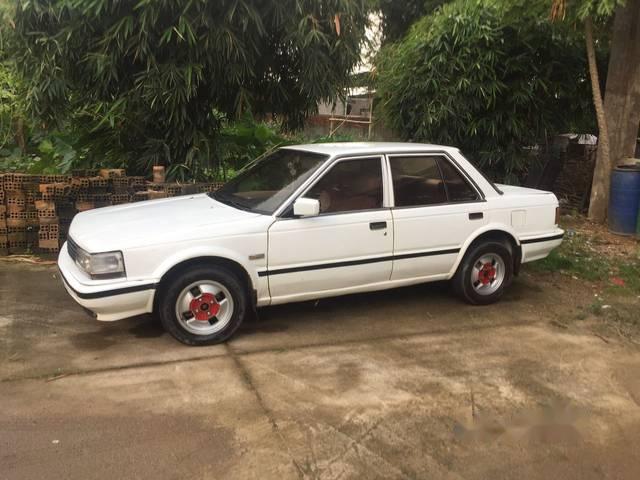 Nissan Bluebird 1996 - Bán xe Nissan Bluebird năm sản xuất 1996, màu trắng