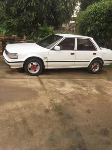 Nissan Bluebird 1996 - Bán xe Nissan Bluebird năm sản xuất 1996, màu trắng