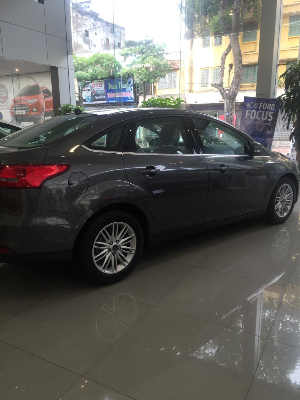 Ford Focus 2018 - Bán Ford Focus tại Hà Giang giao ngay, đủ màu, giảm cực mạnh, hỗ trợ 80%, 8 năm - LH: 0942552831