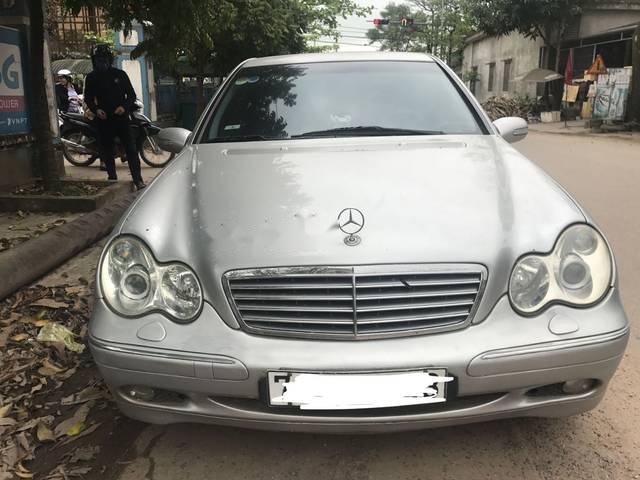 Mercedes-Benz C class C200 2003 - Cần bán xe Mercedes C200 sản xuất năm 2003, màu bạc số sàn