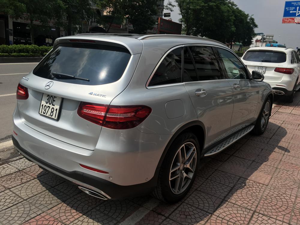 Mercedes-Benz GLC-Class 300 4matic 2016 - Bán Mercedes GLC-Class đời 2016, màu bạc