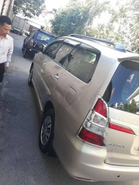 Toyota Innova 2016 - Cần bán Toyota Innova đời 2016, màu bạc, giá chỉ 630 triệu