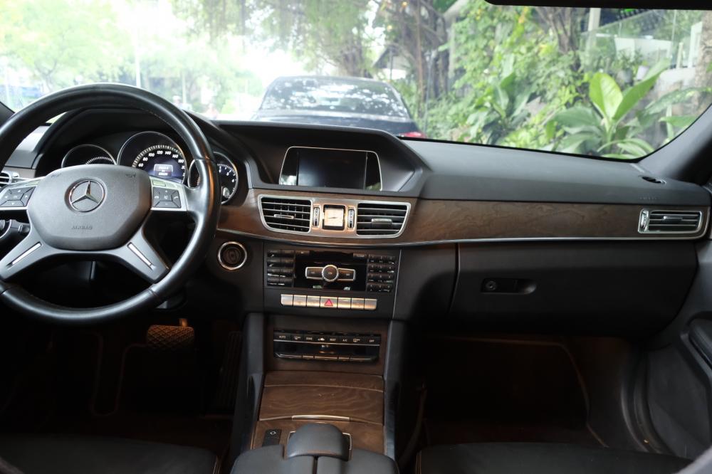 Mercedes-Benz E class E200 2013 - Bán Mercedes E200 2013, màu xanh đen 45000km