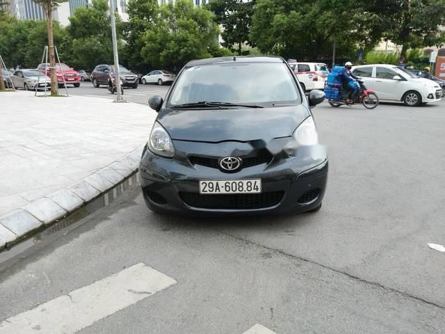 Toyota Aygo 2011 - Cần bán lại xe Toyota Aygo 2011, xe nhập như mới 