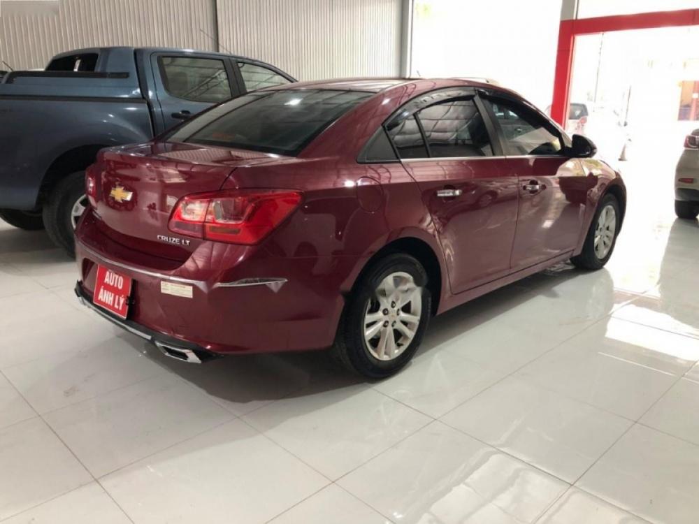 Chevrolet Cruze LT 1.6L 2017 - Bán Chevrolet Cruze LT 1.6L sản xuất năm 2017, màu đỏ  